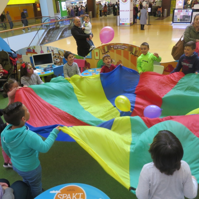 Spaki FunPark com um escorrega gigante! Spaki FunPark com um escorrega gigante!