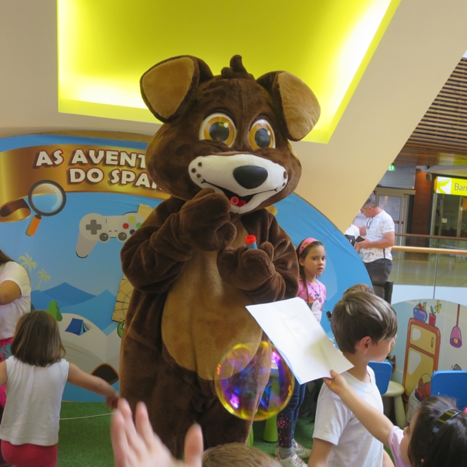 Spaki FunPark com um escorrega gigante! Spaki FunPark com um escorrega gigante!