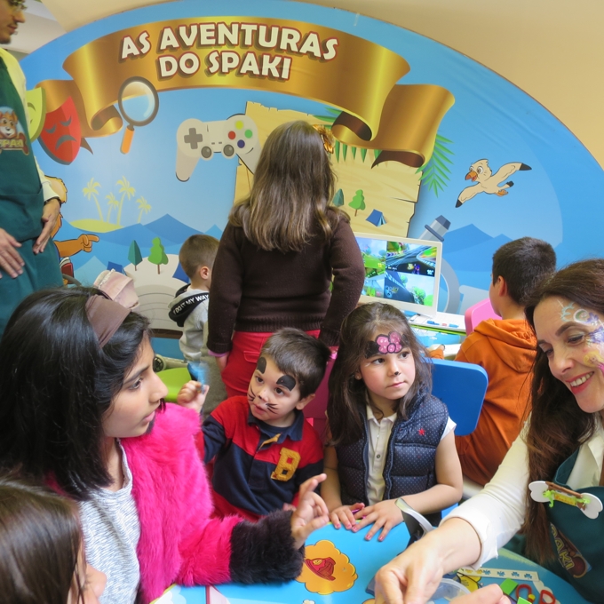 Spaki FunPark com um escorrega gigante! Spaki FunPark com um escorrega gigante!