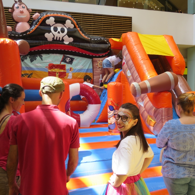 Spaki FunPark com um escorrega gigante! Spaki FunPark com um escorrega gigante!