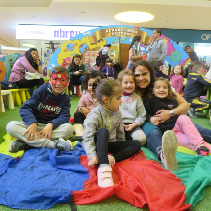 Spaki FunPark com um escorrega gigante! Spaki FunPark com um escorrega gigante!